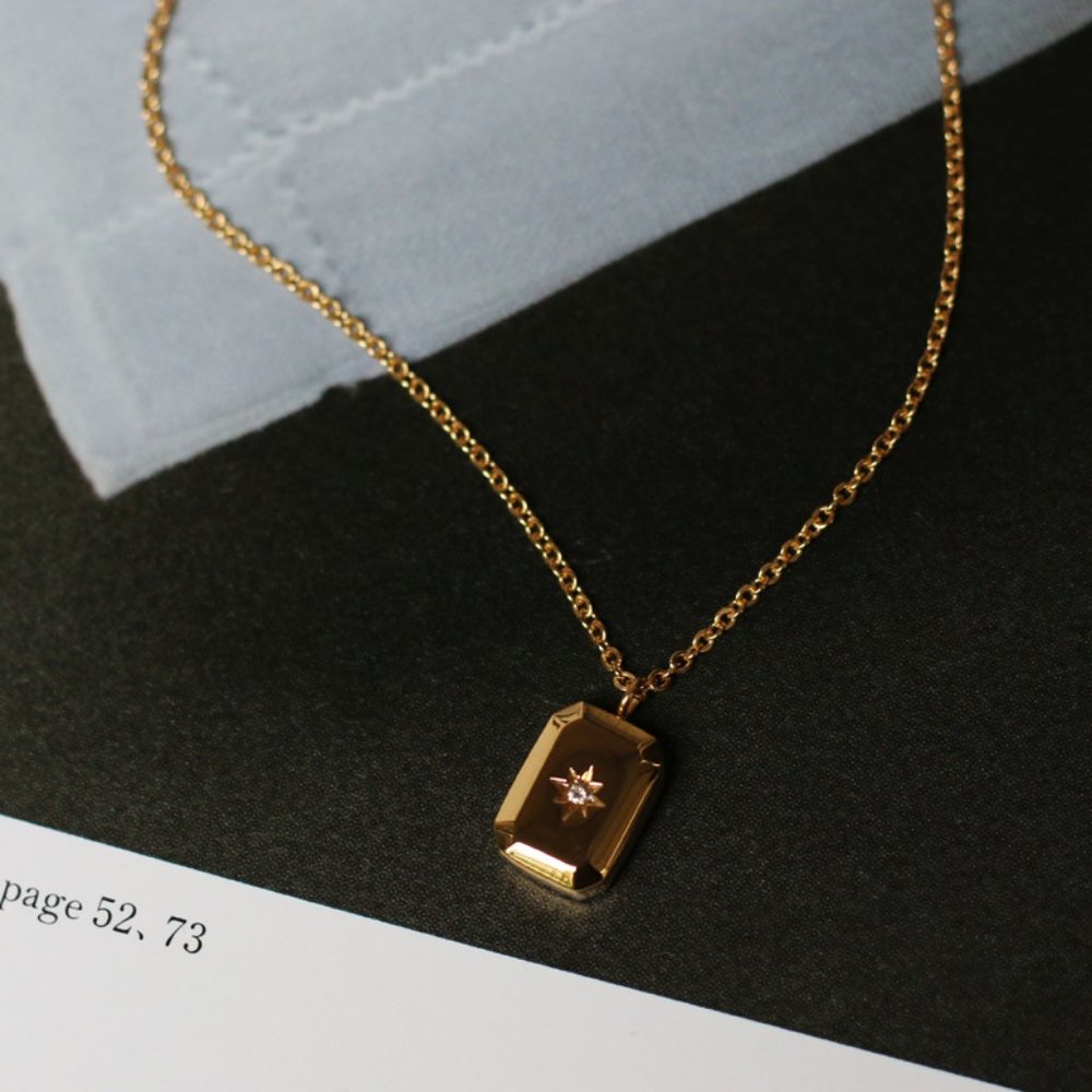 NEW 18K Gold Plated Square Diamond Star Necklace - Picture 4 of 4